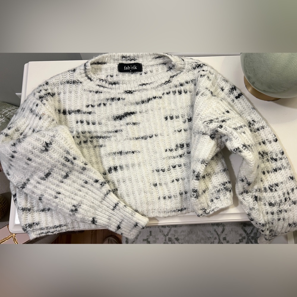 Fab'rik Women's Monochrome Knit Sweater